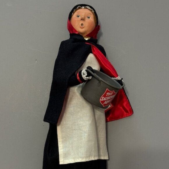 Vintage Byers Choice Carolers Christmas Figurine Chalfont 2010 Salvation Army - Picture 1 of 4
